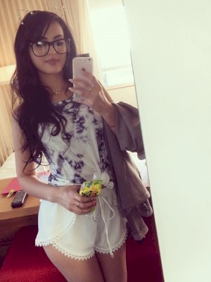 טלי החרמנית