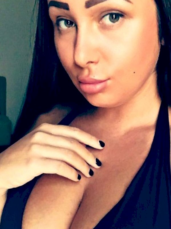 אופל הכי חרמנית